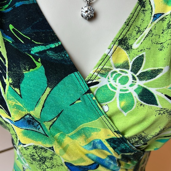 🌴CACHE FLORAL TROPICAL V NECK RUCHED SIDE TOP SIZE SMALL🌺🌴 - Picture 7 of 13